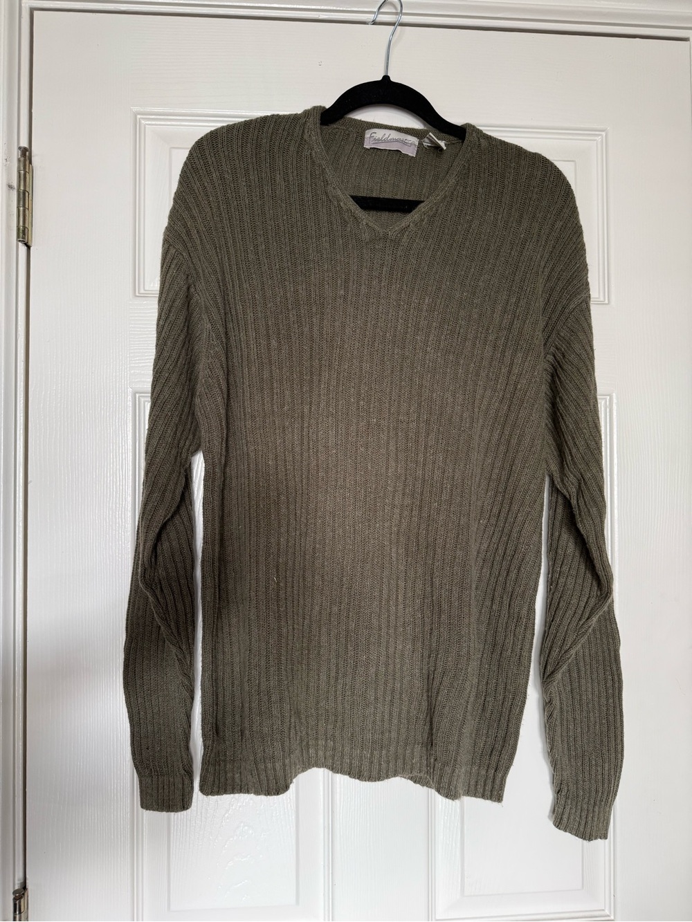 Ribbed V-Neck Sweater in Olive